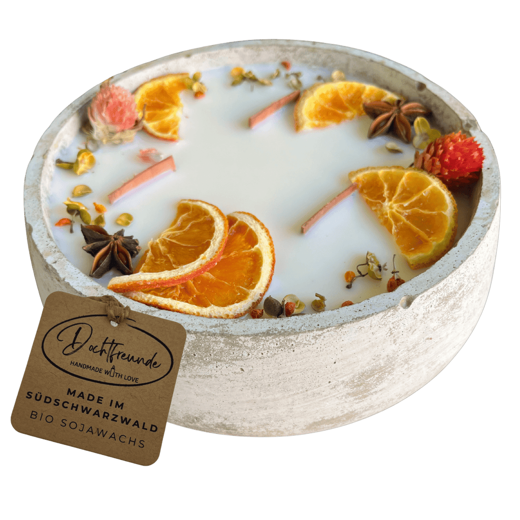 Große Outdoor Citronella - Betonkerze „Big Grey - Mugge Schreck“ – Mit drei Holdochten - Handgemachter Insektenschutz aus dem Südschwarzwald mit Blütenverzierung - Ignara Living