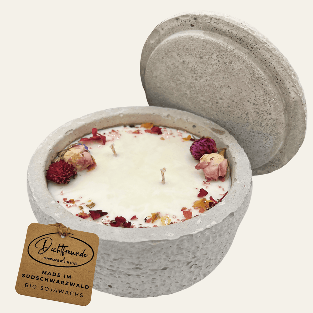 Handgefertigte Betonkerze Betongrau „Herbstglühen“ für Herbst und Winter - Stilvolle Sojawachskerze für Ihr Zuhause. Mit Blütenverzierung und HOCHWERTIGEM Baumwolldocht aus dem Südschwarzwald - Ignara Living
